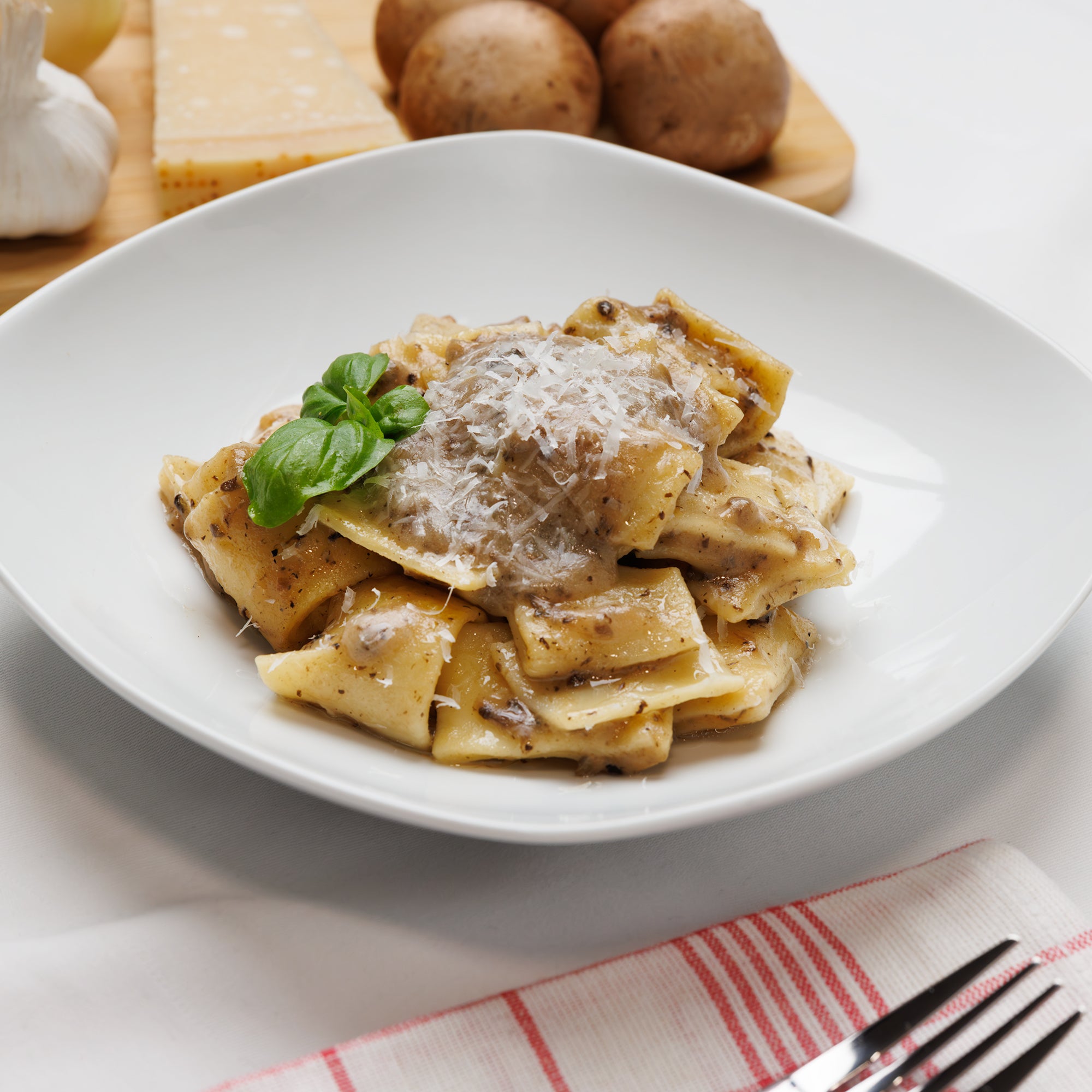 Glutenfreie Paccheri mit getrüffelten Pilzen