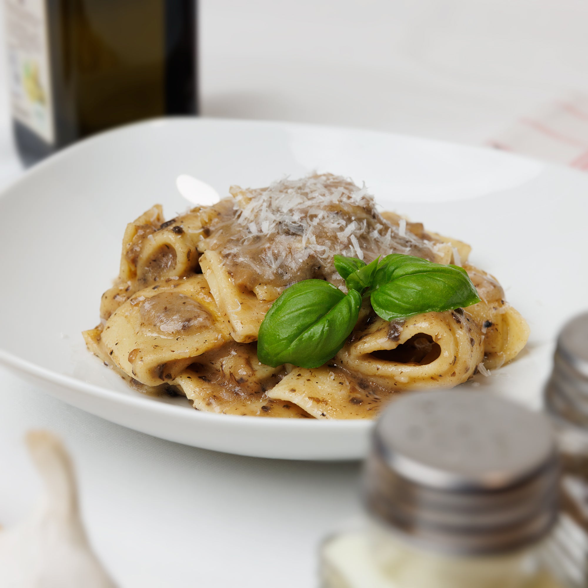 Glutenfreie Paccheri mit getrüffelten Pilzen