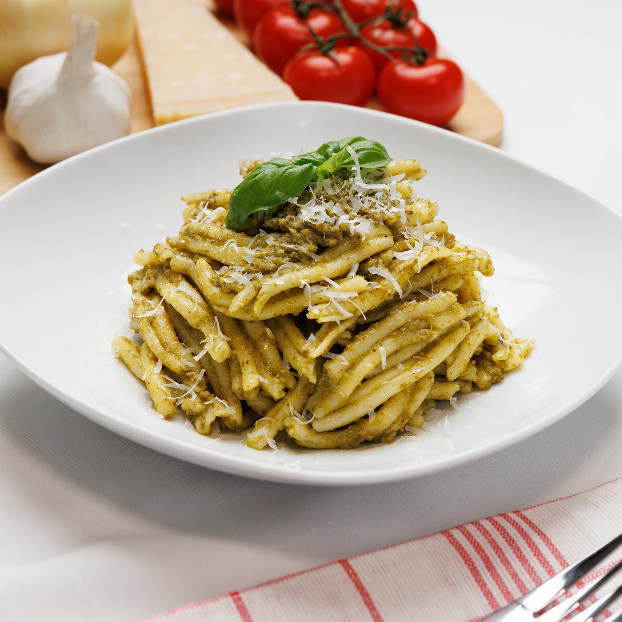 Glutenfreie Maccheroni mit Pesto