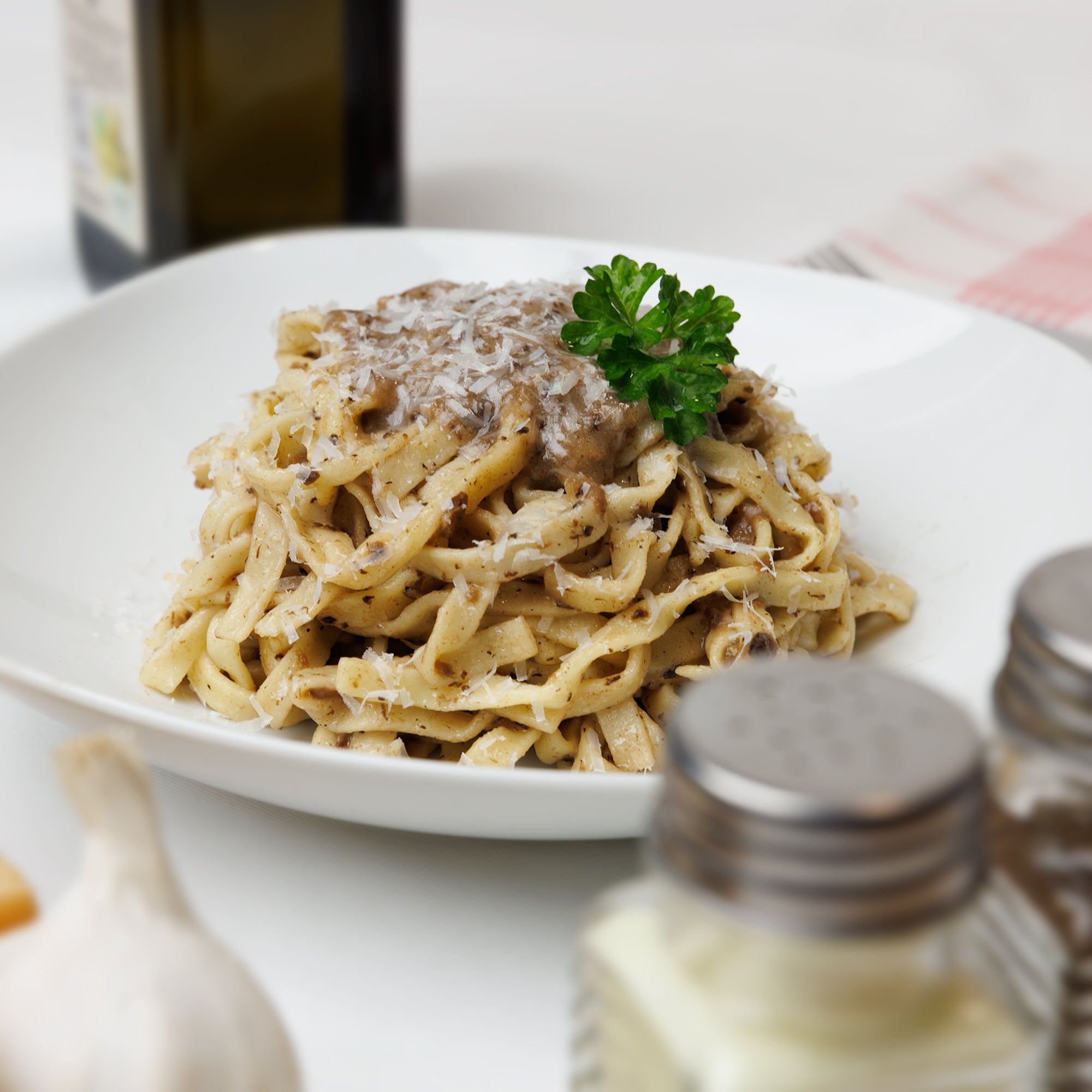 Tagliatelle mit getrüffelten Pilzen